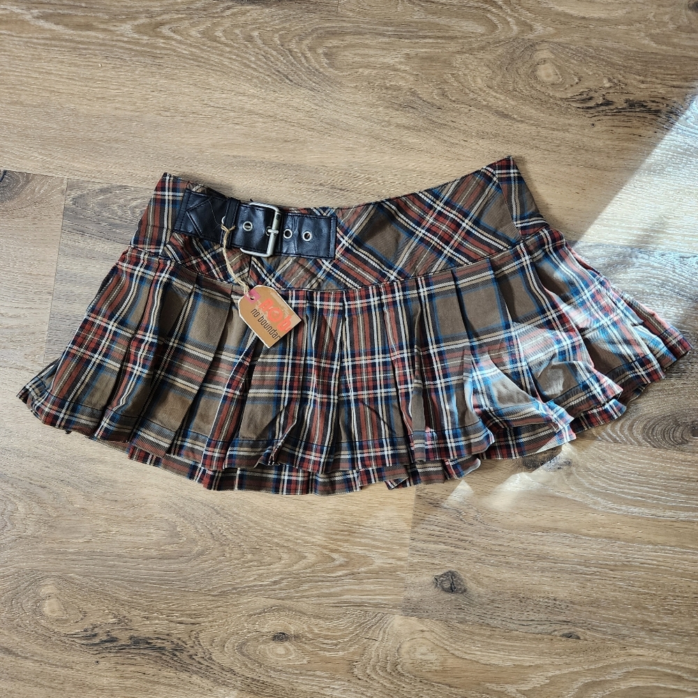 *SOLD* Brown Plaid Pleated Micro Mini w Faux Belt Sz 13 NWT